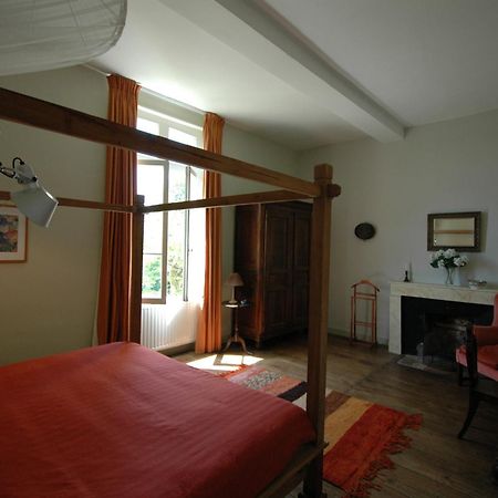 Chateau Le Tour - Chambres D'Hotes Faux  Bagian luar foto