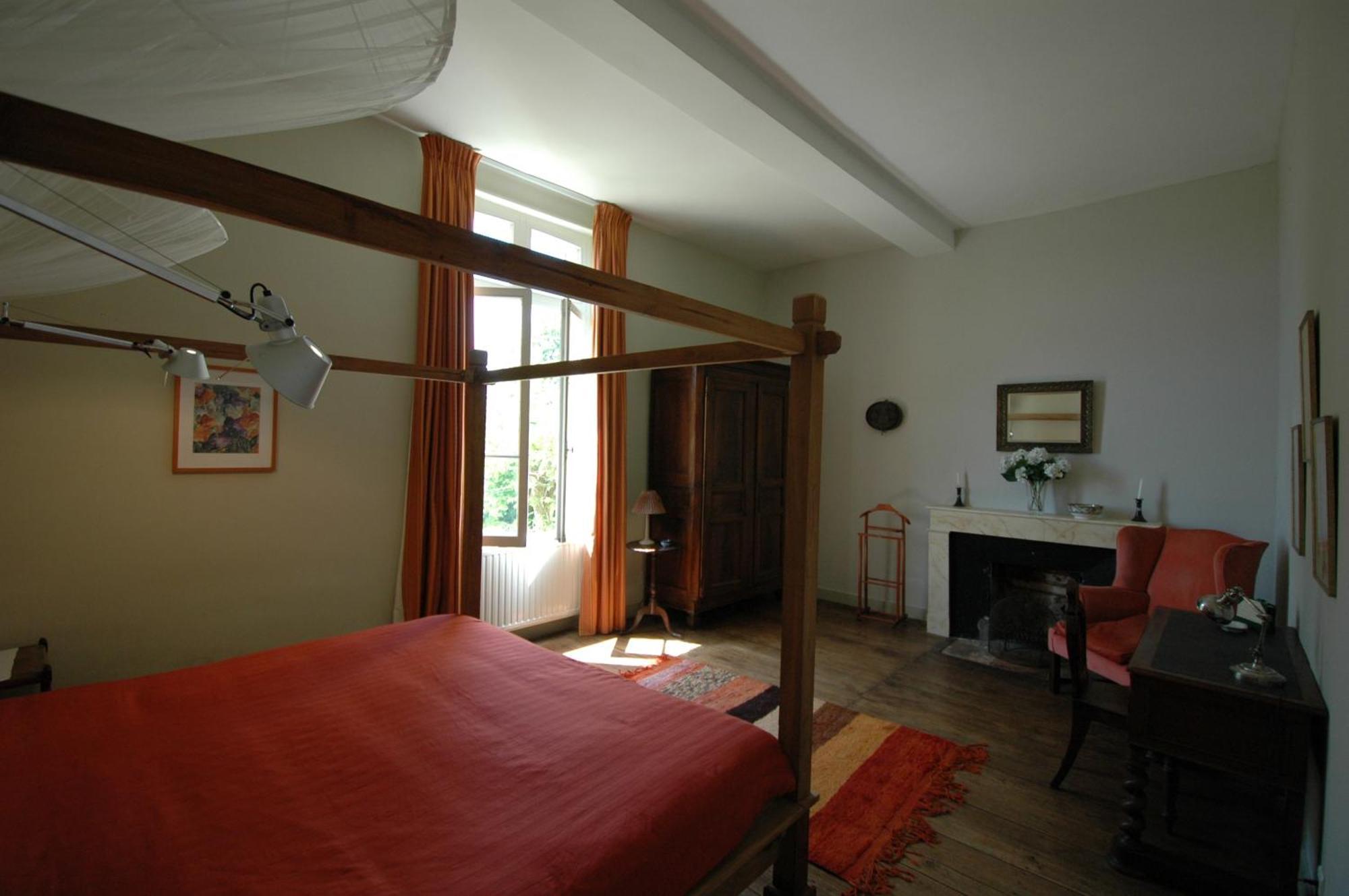 Chateau Le Tour - Chambres D'Hotes Faux  Bagian luar foto