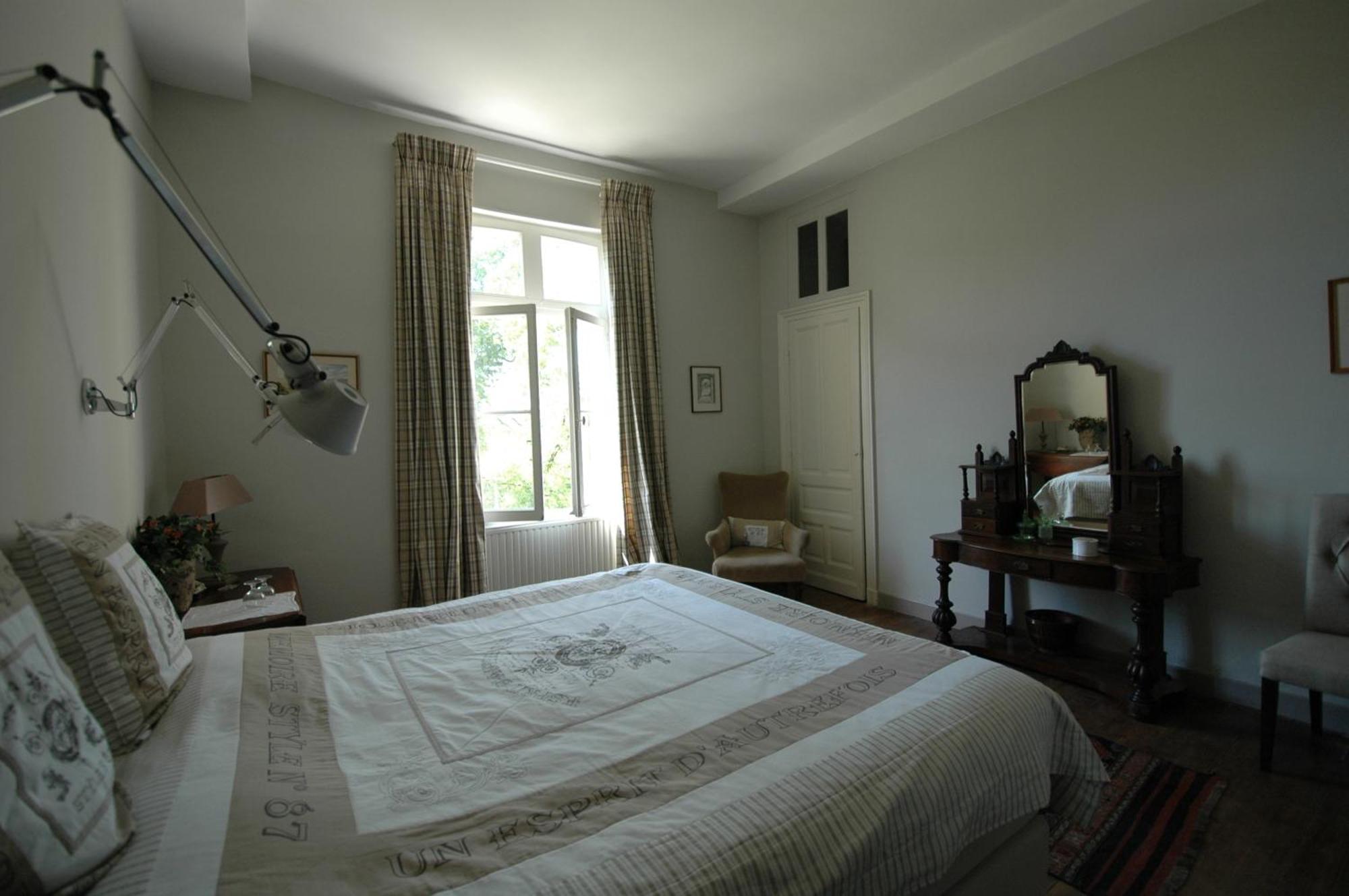 Chateau Le Tour - Chambres D'Hotes Faux  Bagian luar foto